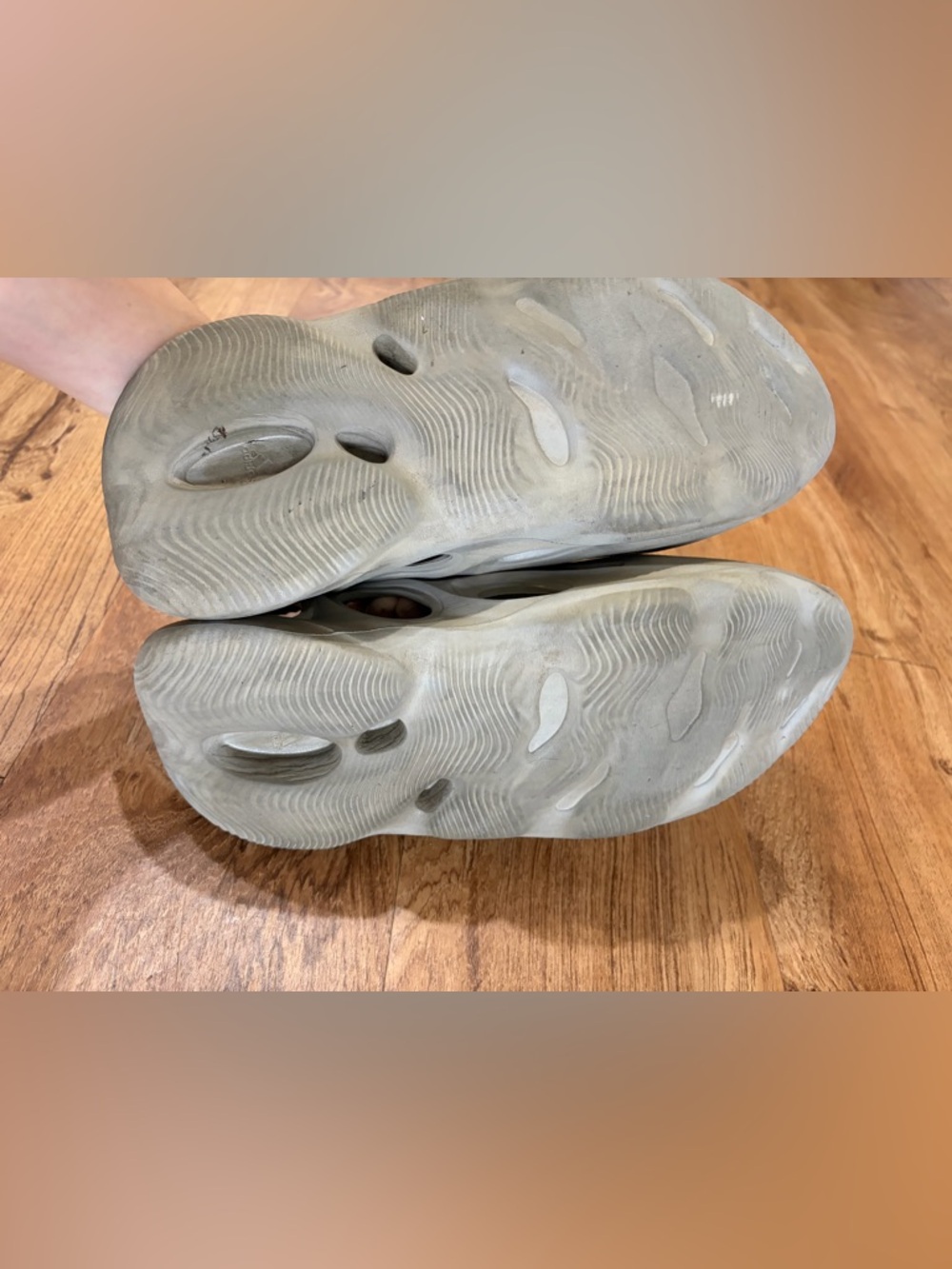 ADIDAS YEEZY FOAM RUNNER - Picture 7 of 9